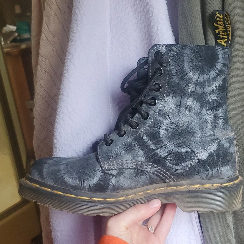 Dr. Martens tye dye print - Picture 1 of 8